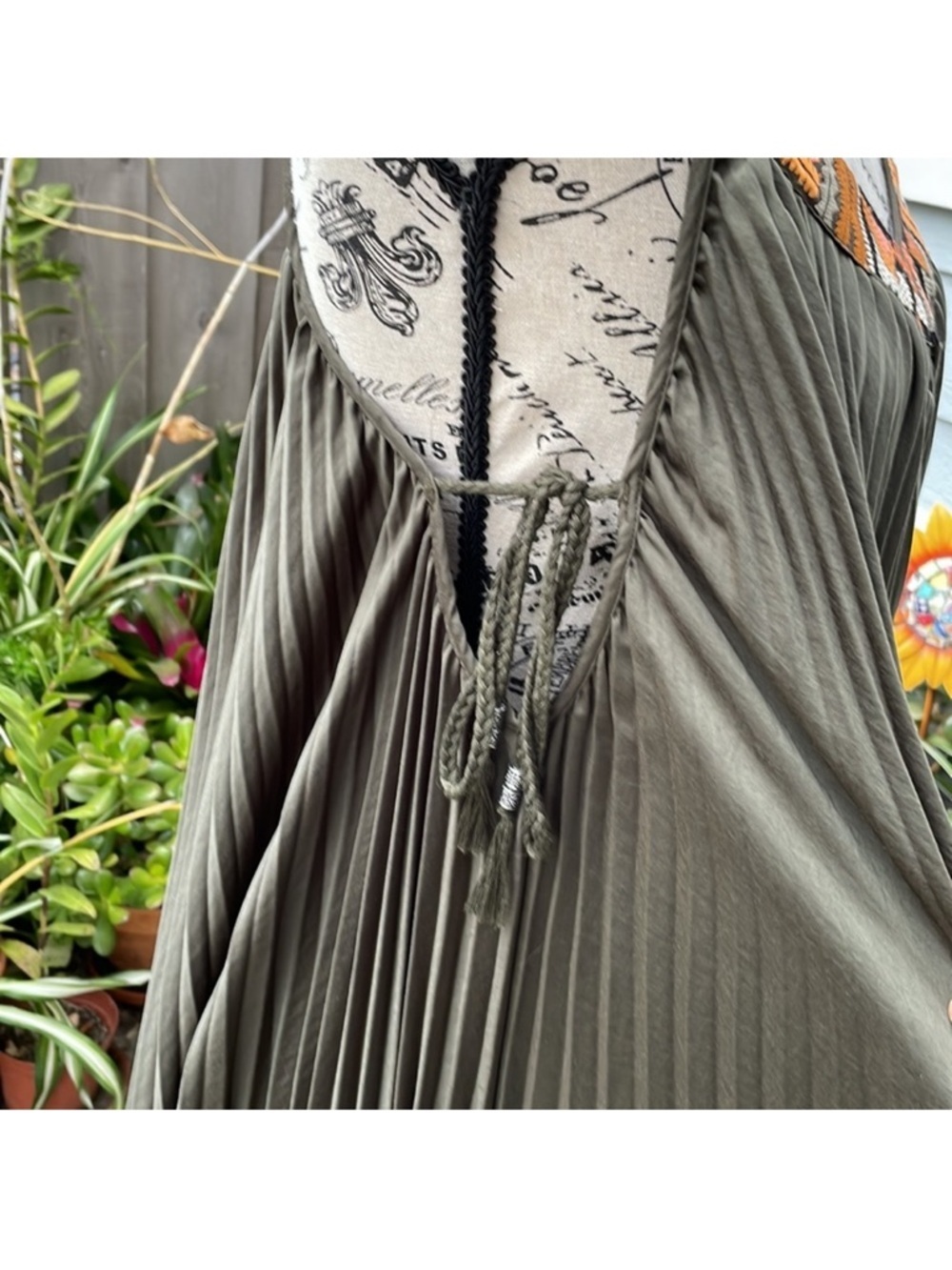 Free People Boho Flowy Olive Green Pleated Maxi Dress w Embroidered Yoke XS - Picture 4 of 9